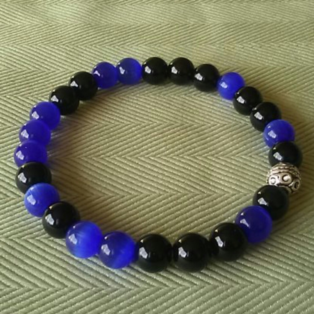 Cat Eye Navy Bracelet - Picture 2 of 6